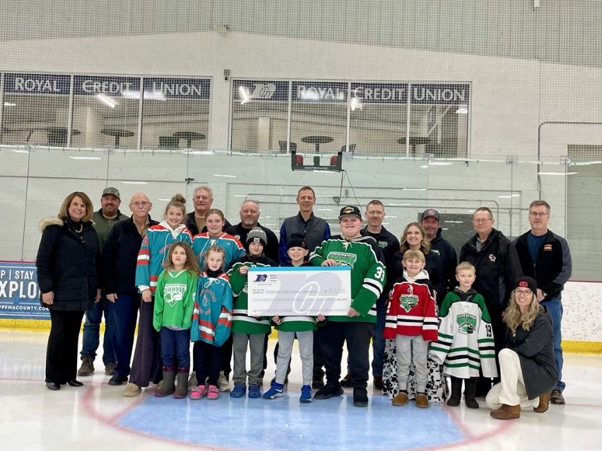 Royal Credit Union Foundation presents big check to Chippewa Youth Hockey Association