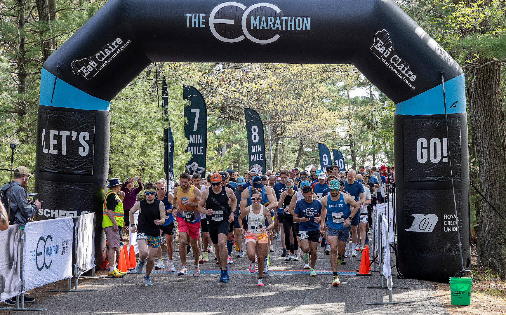 Photo of the Eau Claire Marathon and runners starting the race